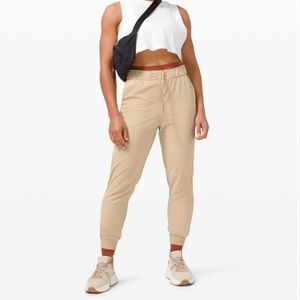 Lululemon Keep Moving Jogger in Trench